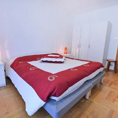 Locazione Turistica Toule * Брюссон